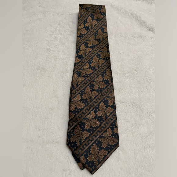 Yves Saint Laurent Necktie (PRICE FIRM❤️) - Picture 1 of 5